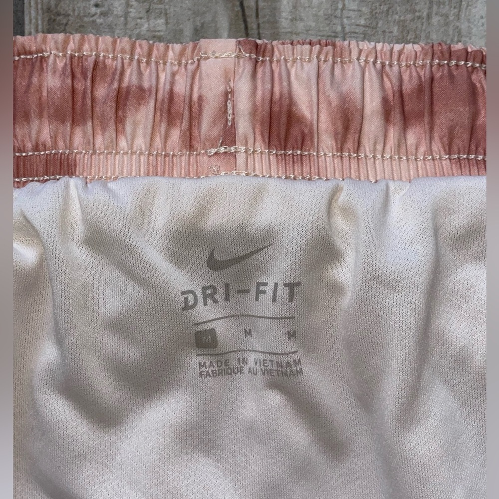 Nike Dri-FIT Tempo Women’s Shorts - Picture 4 of 6